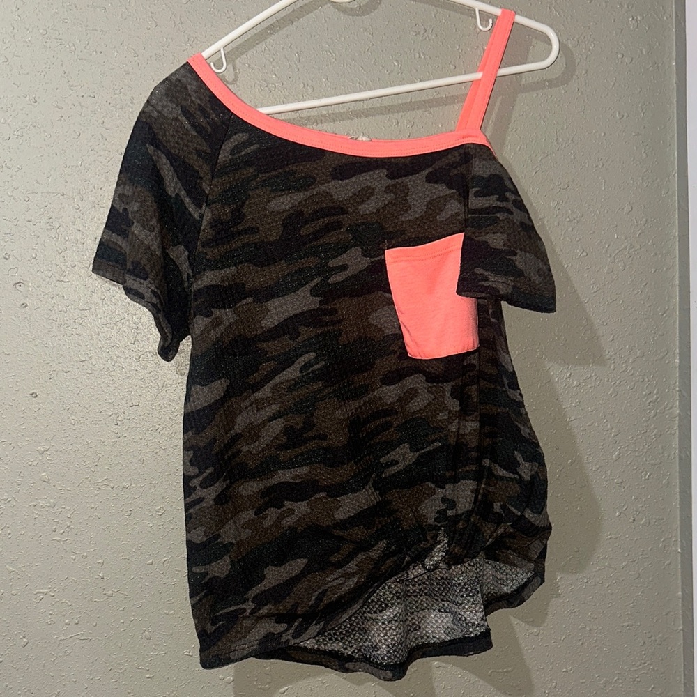 Lovely Melody Camouflage Off-Shoulder Top with Neon Accent